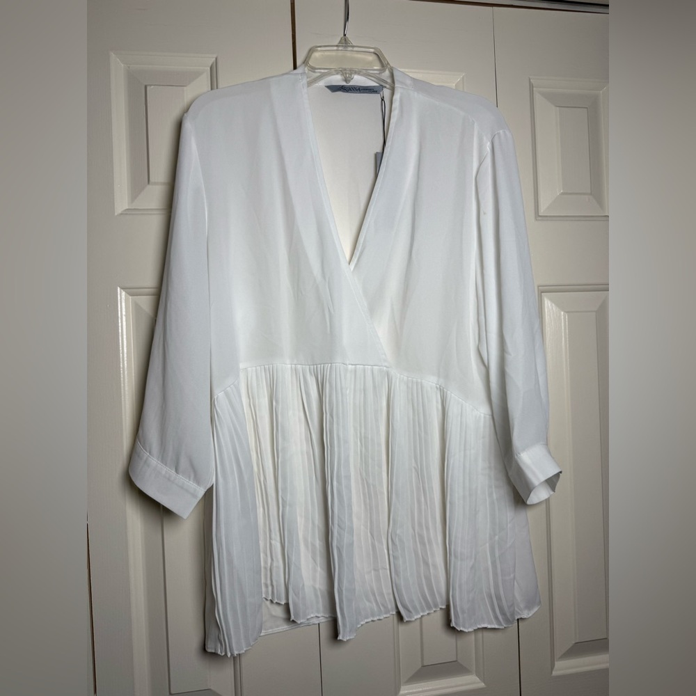 Arianna Women’s Pleated 3/4‎ Sleeve Vneck Top